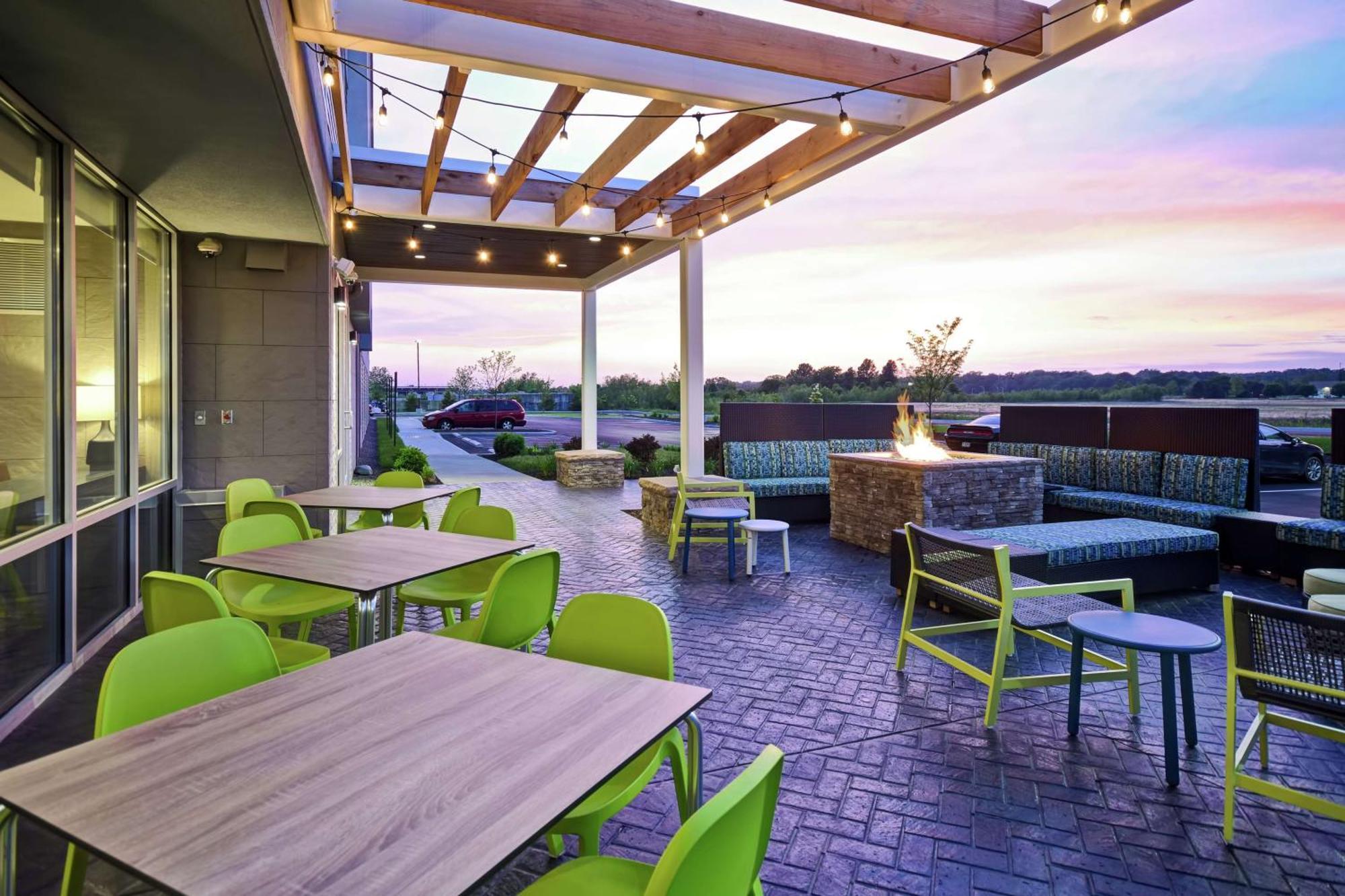 Home2 Suites By Hilton Terre Haute Exterior foto